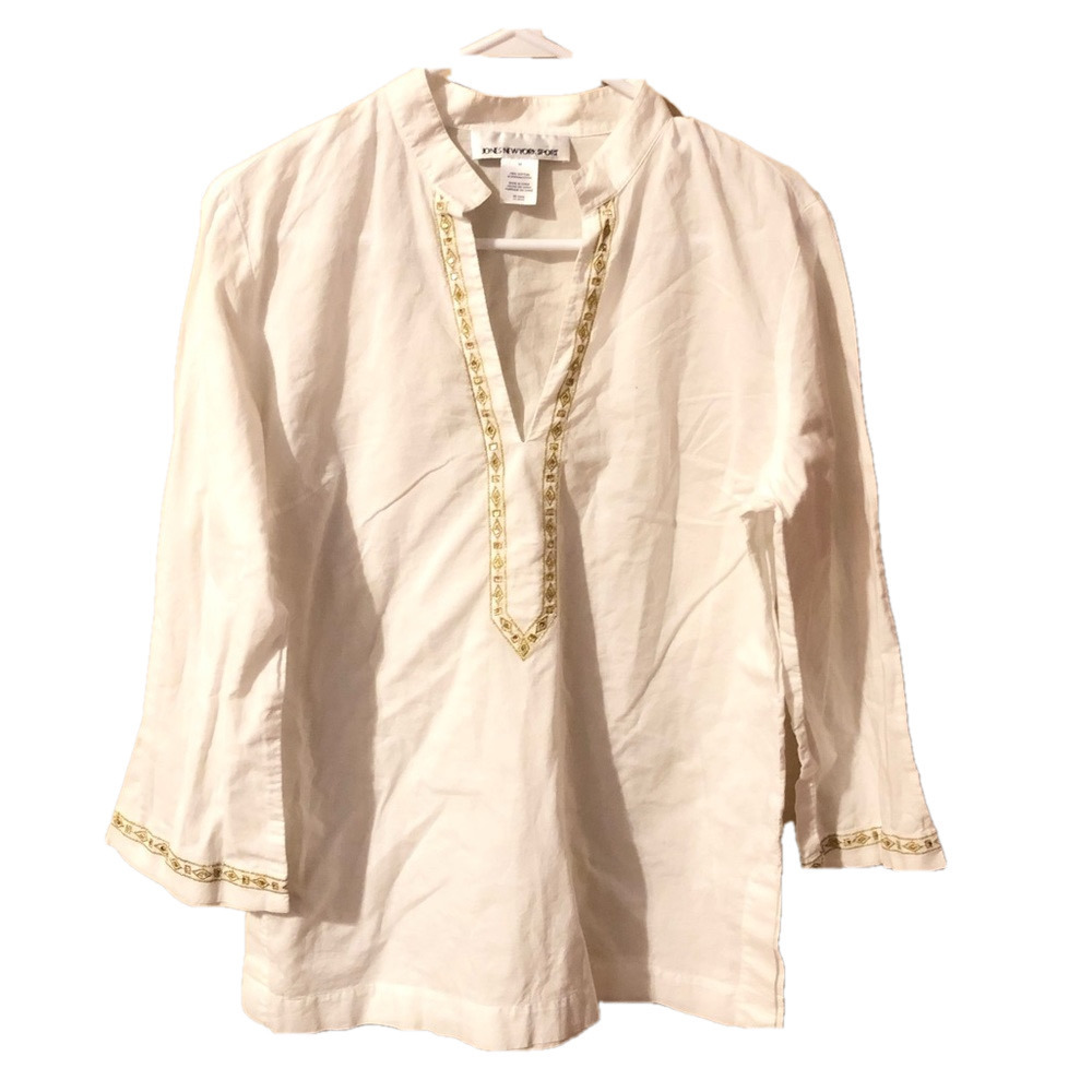 ⭐️ Jones New York Embroidered Top
